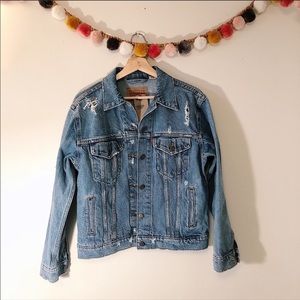 NWT ExBoyfriend Levi’s Distressed Trucker Jacket